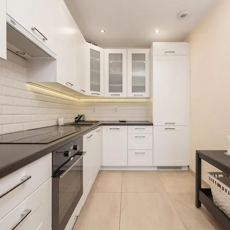 Comfortable Krakowska With Free Parking By Renters * ורוצלב