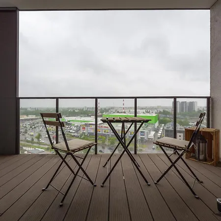 Comfortable Krakowska With Free Parking By Renters דירה