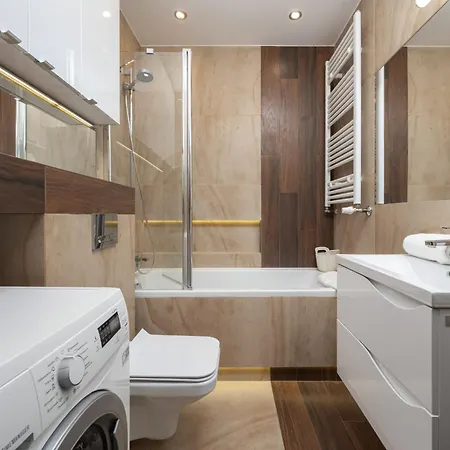 Comfortable Krakowska With Free Parking By Renters דירה ורוצלב