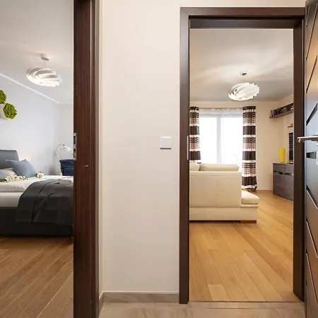 Comfortable Krakowska With Free Parking By Renters Βρότσλαβ