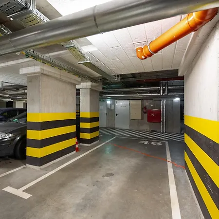 Comfortable Krakowska With Free Parking By Renters