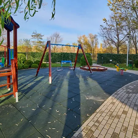 Comfortable Krakowska With Free Parking By Renters Διαμέρισμα