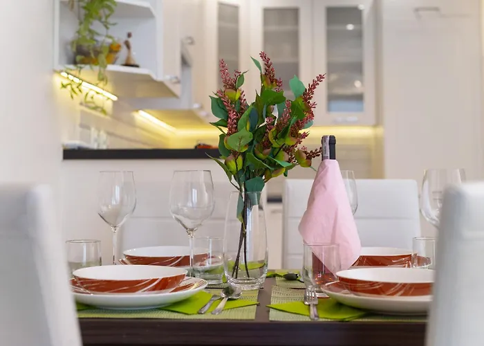 Comfortable Krakowska With Free Parking By Renters Apartament