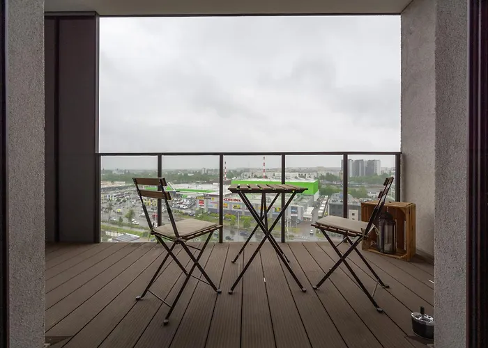 Comfortable Krakowska With Free Parking By Renters Apartament