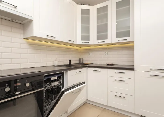 Comfortable Krakowska With Free Parking By Renters