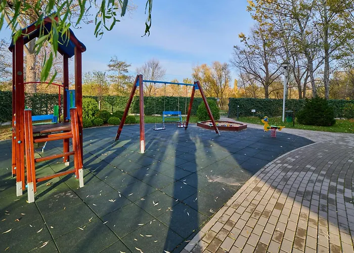 Comfortable Krakowska With Free Parking By Renters Apartament